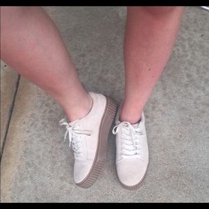 Steve Madden cream sneakers